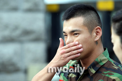 [MD포토]해병대 제대 이정, 눈물 흘리면 안되는데