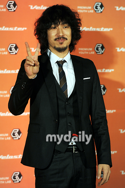 [MD포토]타이거JK, 저랑 어울리는 차는?