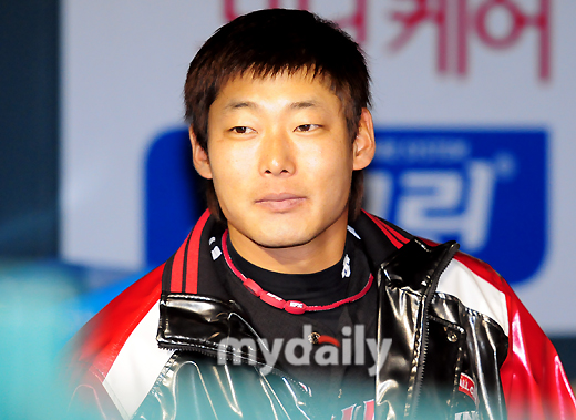 [MD포토] 박현준 9이닝 완봉, 수줍은 승리의 미소
