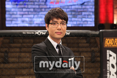 김태현, 싸움의 고수 찾아 목 잠겨도 열혈 진행