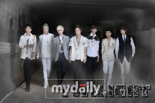 트와일라잇, 데뷔곡 위드아웃 유로 7人7色 시선집중