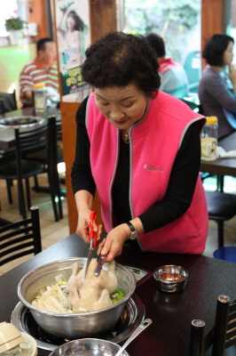 이름만 대면 아는 맛집 ‘진원조닭한마리’