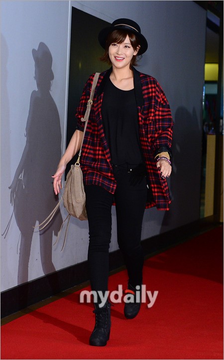 [MD포토] 오연서 체크패턴 가을 패션으로