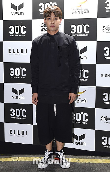 [MD포토] 올블랙 패션의 랩퍼 칸토