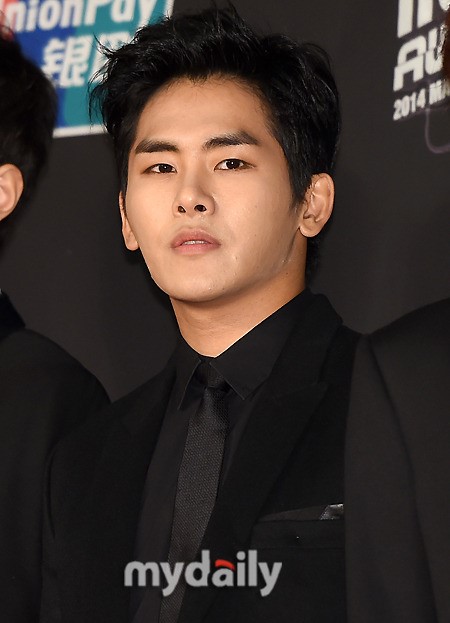 [MD포토] 인피니트 호야 쓸쓸한 눈동자