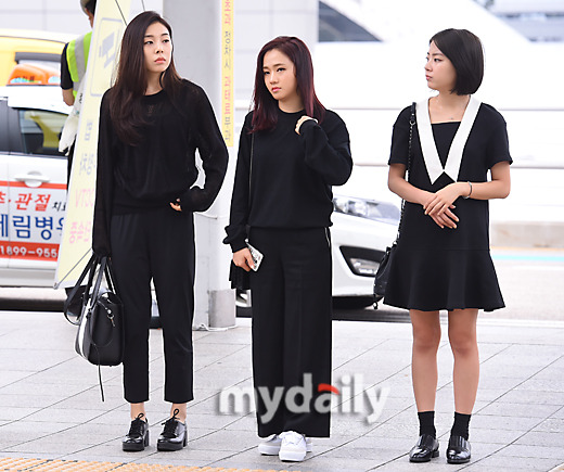[MD포토] 레이디스 코드 1주기 추모 공연 출국