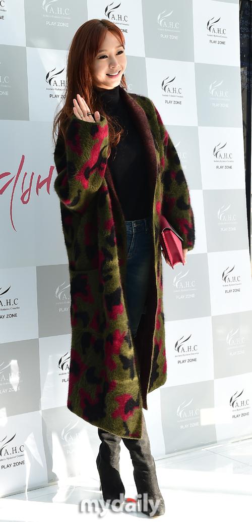 [MD포토] 가수 지나 머리부터 발끝까지 럭셔리 패션