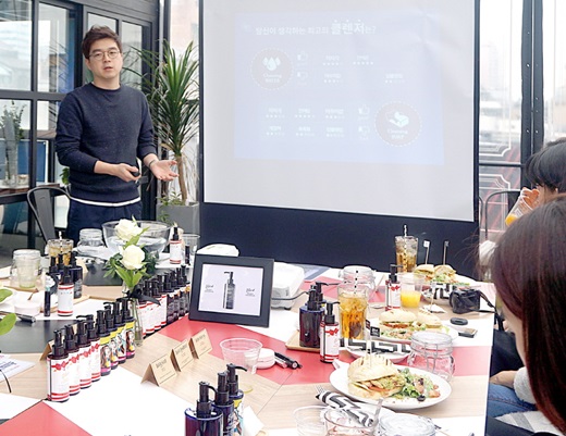 [지금, 라이프는] 한예슬, 고혹적인 눈빛으로 남심저격