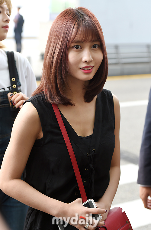 [MD포토] 트와이스 모모 보호본능 일으키는 청순한 눈빛