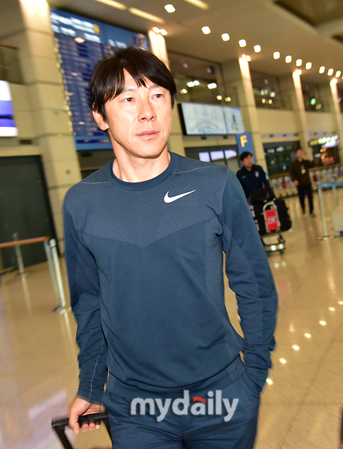 [MD포토] 신태용 감독 유럽 원정 평가전과 베이스캠프 둘러보고 왔습니다