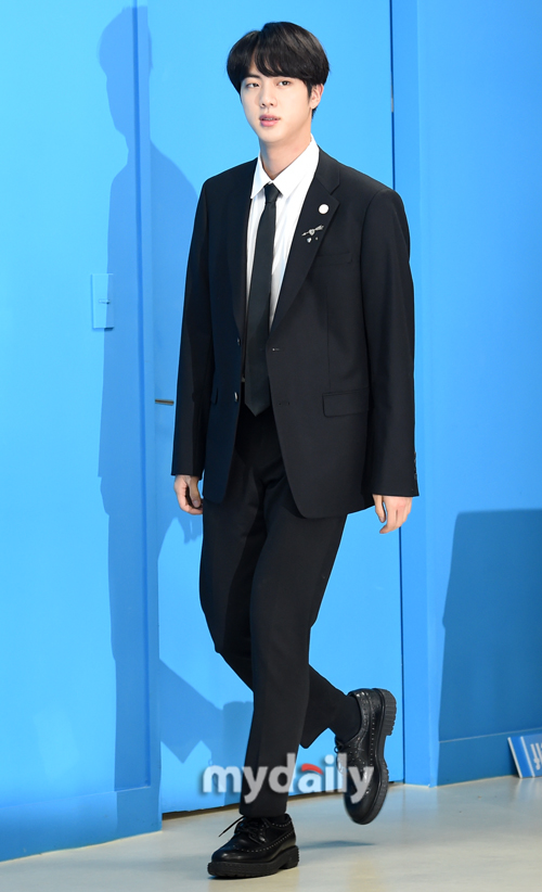 [MD포토] 방탄소년단 진 그림자도 멋있네