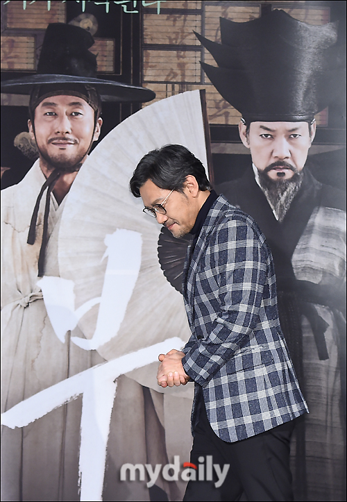 [MD포토] 김주혁-정진영, 대립각 세우는 형제들 사이에