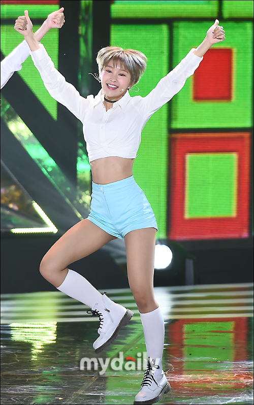 [MD포토] 모모랜드 혜빈, 신나는 안무