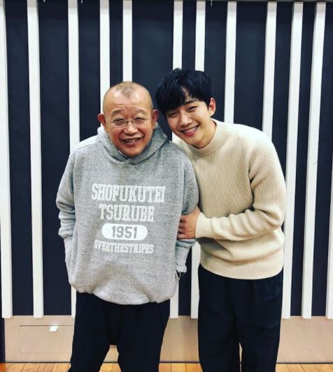2PM 준호, 日 예능대부와 훈훈한 투샷 공개