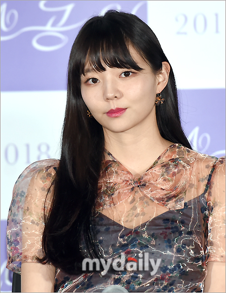 [MD포토] 이솜 딱 인형 눈빛