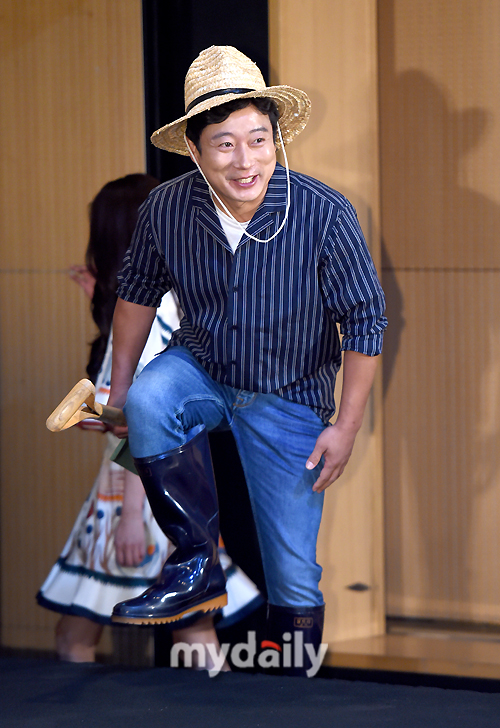 [MD포토] 이수근 농부의 아들 입장