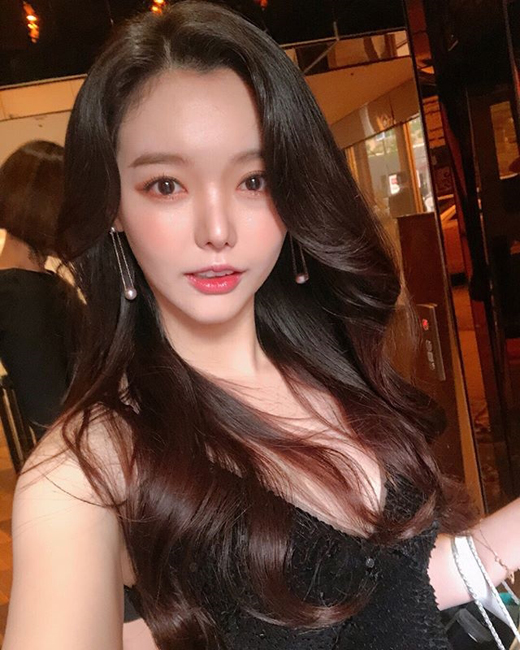 인형이세요?…달샤벳 세리, 끈소매 셀카 아찔 매력