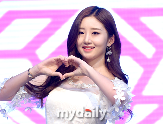 [MD포토] 바바 마음 막내의 상큼함을 담은 손하트