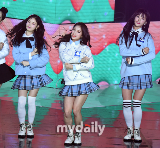 [MD포토] 플레이버 깜찍한 무대