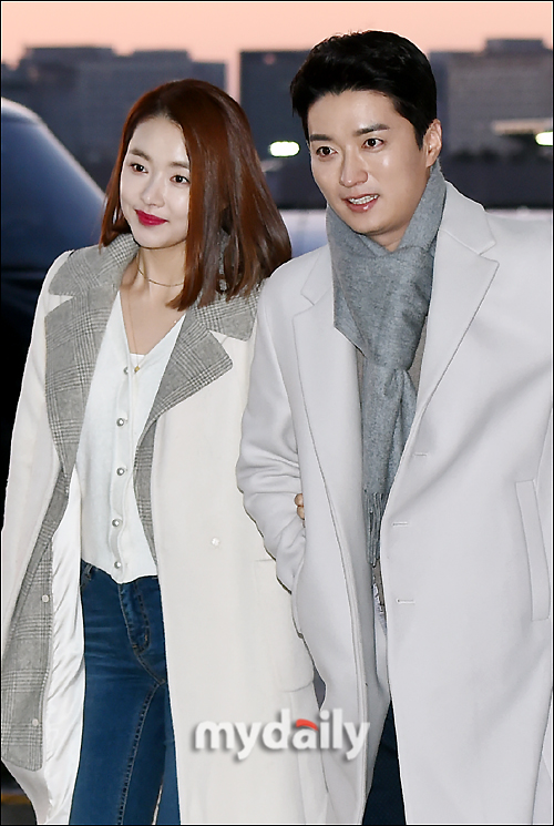 [MD포토] 인교진-소이현, 닮은꼴 부부의 닮은꼴 공항패션