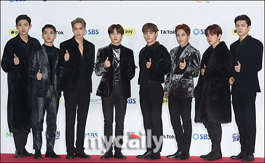 [MD포토] 엑소, 따뜻하게 입고 왔어요