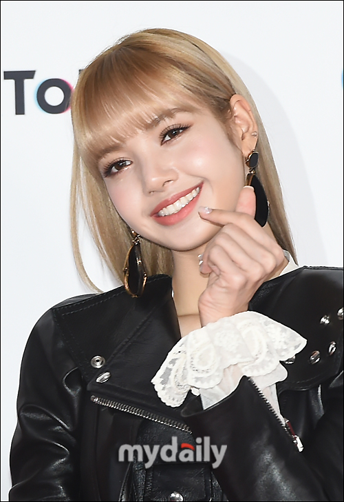 [MD포토] 블랙핑크 리사, 시원시원한 미소
