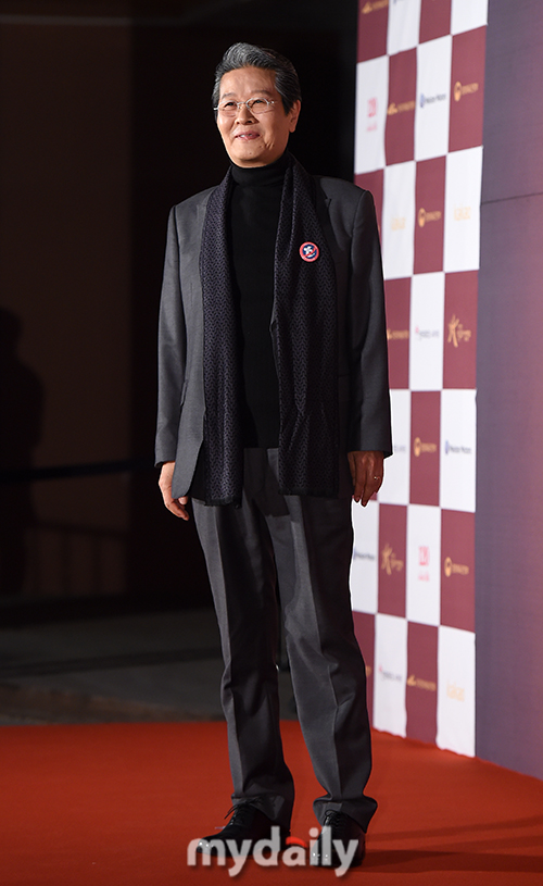 [MD포토] 김봉환 중년의 신사