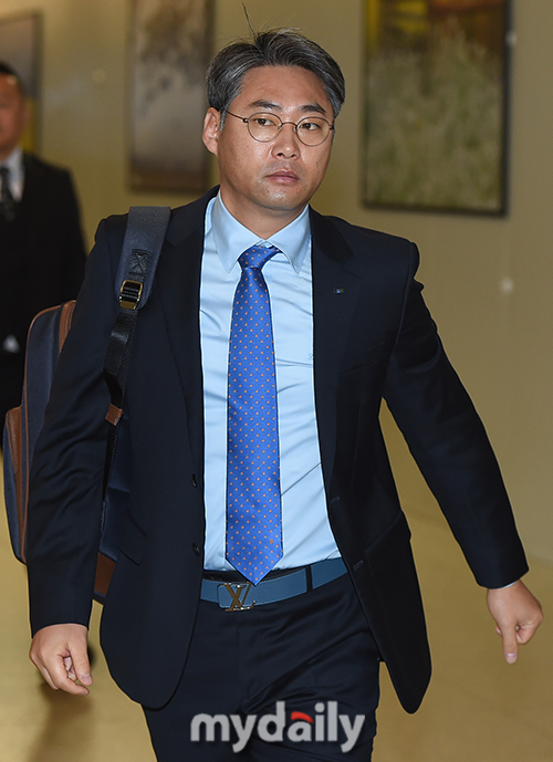 [MD포토] 강동우 코치 흰 머리가 많아졌어요