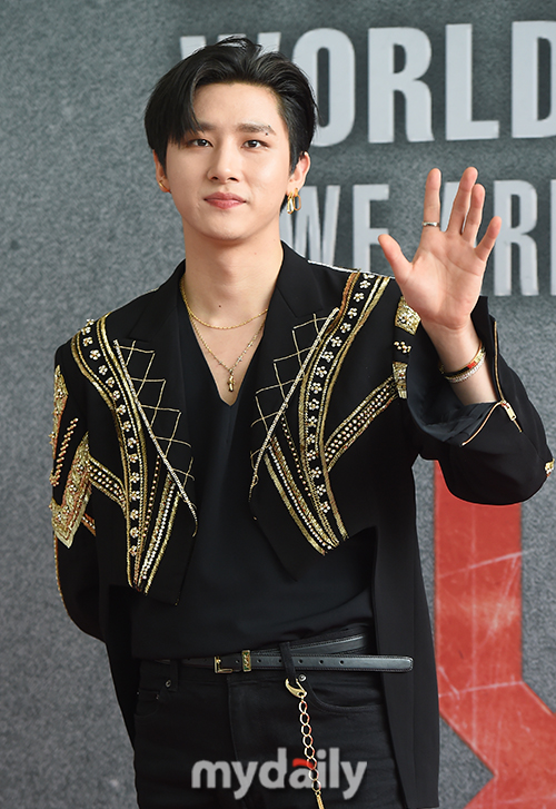 [MD포토] 몬스타엑스 아이엠 가볍게 미소 지으며