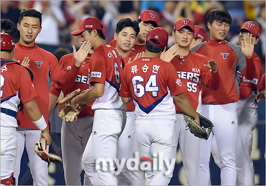 [MD포토] KIA 'LG에 7-0 승리, 위닝 시리즈 완성'