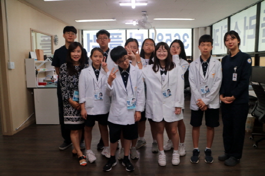 티플러스치과, 성남 서현중학교 학생들과 청바지 프로젝트 진행