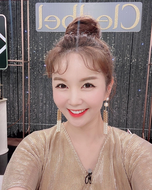 장영란 얼굴 다 뜯어고쳤다? 쌍꺼풀 수술 3번…코·턱·이마 다 내 것 [전문]