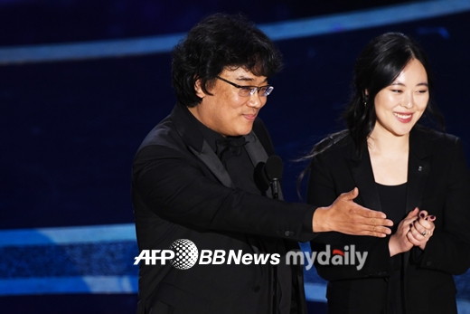 오스카 MVP 샤론최 감독, “장편데뷔작은 한국 배경의 작은 이야기”[외신인터뷰]
