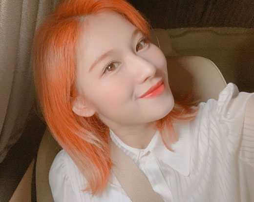 상큼함이 톡톡…트와이스 사나, 오렌지 헤어도 찰떡