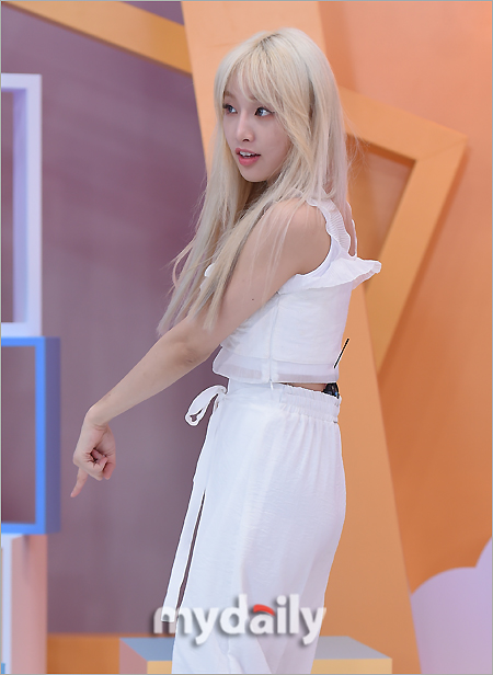 [MD포토] 네이처 새봄 눈부신 금발