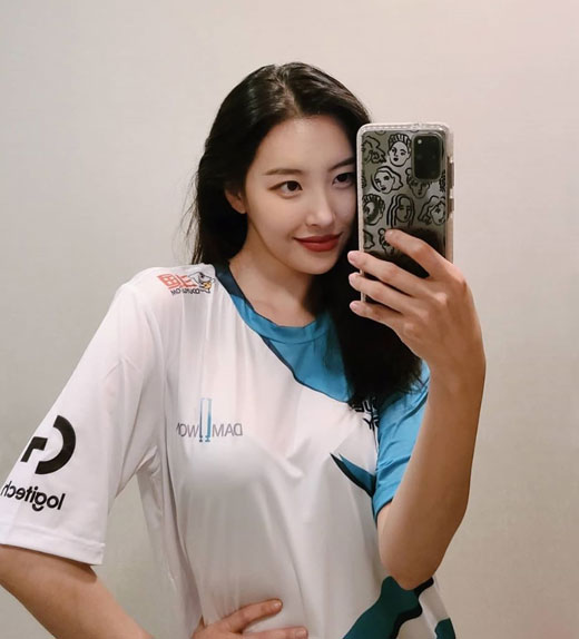 뭘 입어도 슈퍼스타…선미, 남다른 옷태 자랑