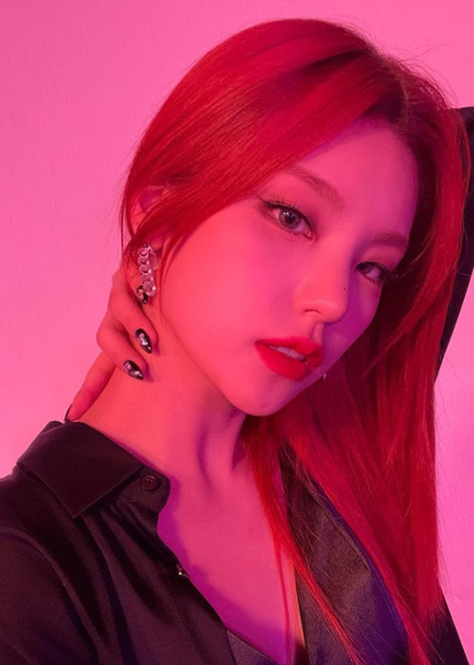있지 예지, 몸매 끝판왕이었네…개미 허리+우월 다리길이 자랑