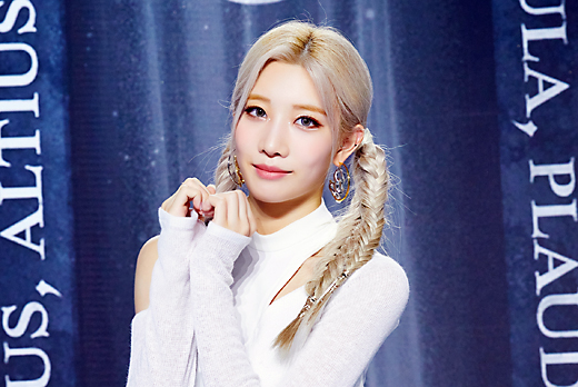 [MD포토] 이달의 소녀 김립 은은한 미소와 하트