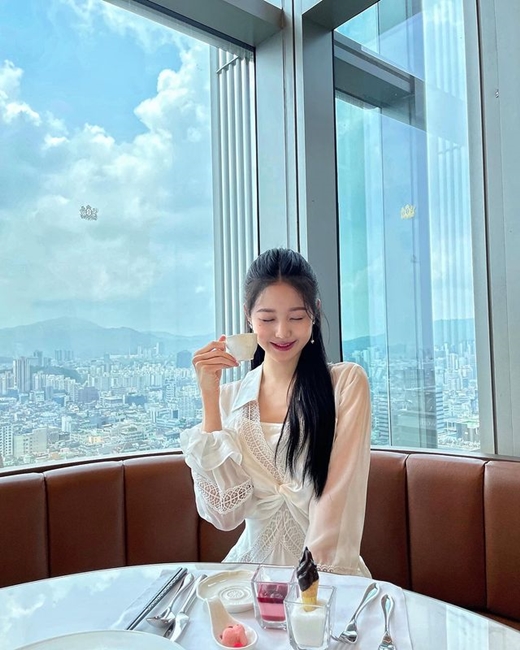 저기 어디길래?…아이즈원 장원영, 럭셔리뷰서 브런치 일상이 여신