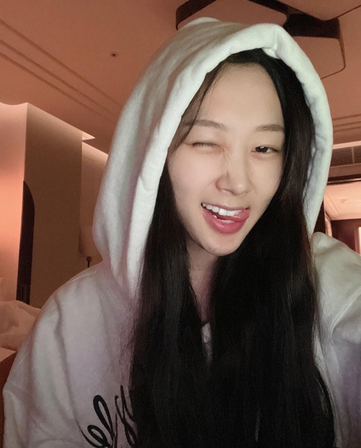 에스파 지젤, 민낯도 예쁘네? 장꾸 매력 발산
