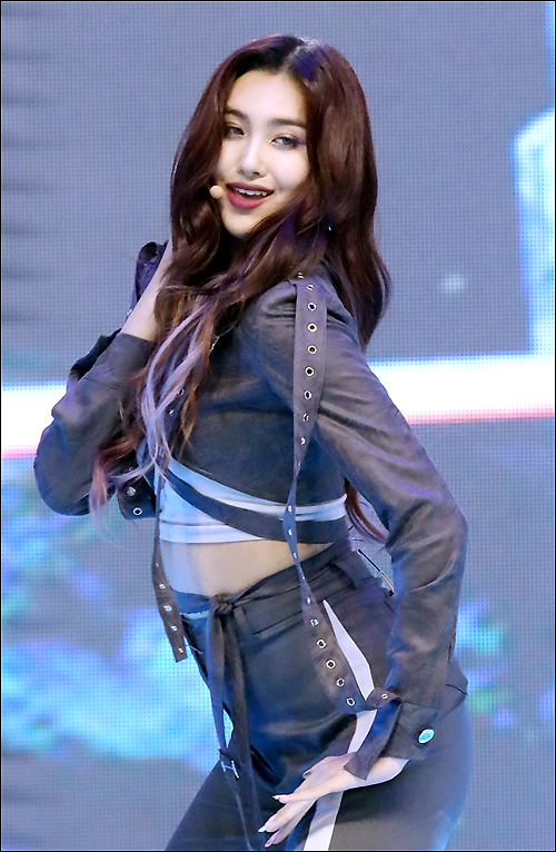 [MD포토] 에버글로우 아샤, 유혹의 포즈
