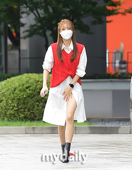 [MD포토] 미주 트임에 드러난 우윳빛 꿀벅지