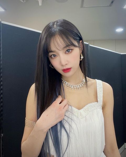 비주얼이, 美쳤다…네이처 새봄, 헤어스타일 바꾸고 청순 여신