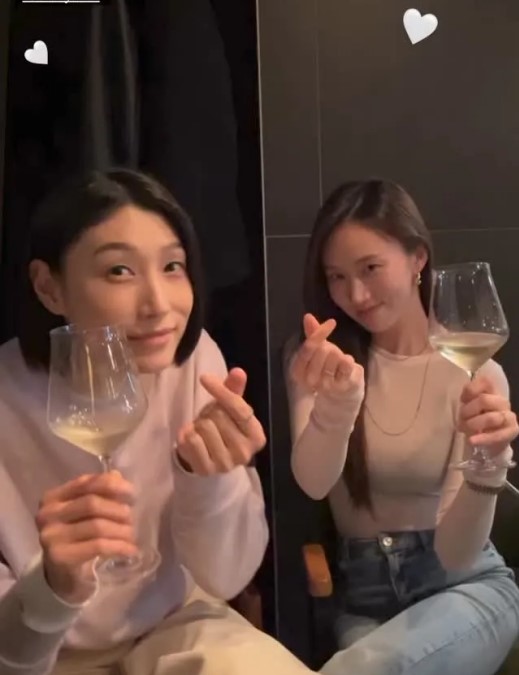 사업가 변신 식빵언니...식빵 굿즈보니 웃음이 절로~~