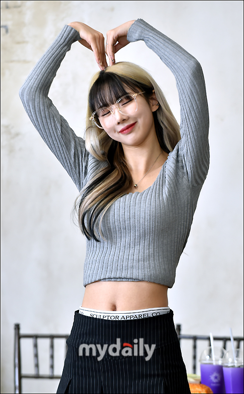 드림캐쳐 유현, 건강미 넘치는 초미니 하트 [MD포토]