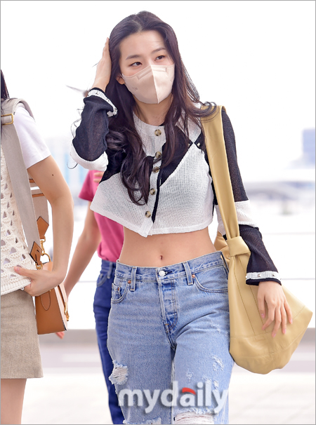 [MD포토] 레드벨벳 슬기 진정한 한 뼘 허리