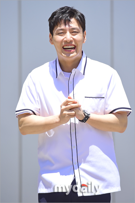 [MD포토] 강하늘 미담 쉬고 미소 제조기