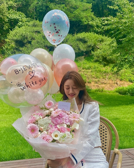 임창정♥ 서하얀, 연예인급 미모 뽐내더니…화장품 브랜드 엠버서더 됐어요