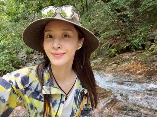 소녀시대 유리, 나홀로 등산…사진은 누가 찍어줬나?