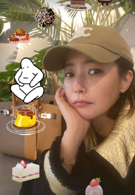 김희선, 쌩얼에도 또렷한 이목구비…눈이 얼굴 반이네